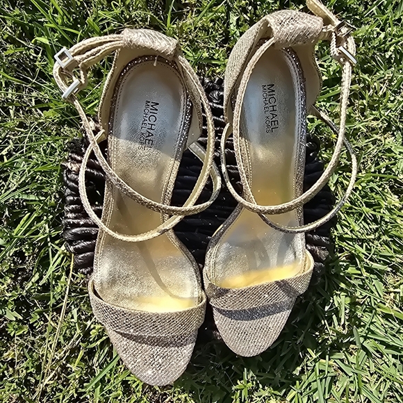 Michael Kors Gold Glitter Heels - Picture 9 of 16